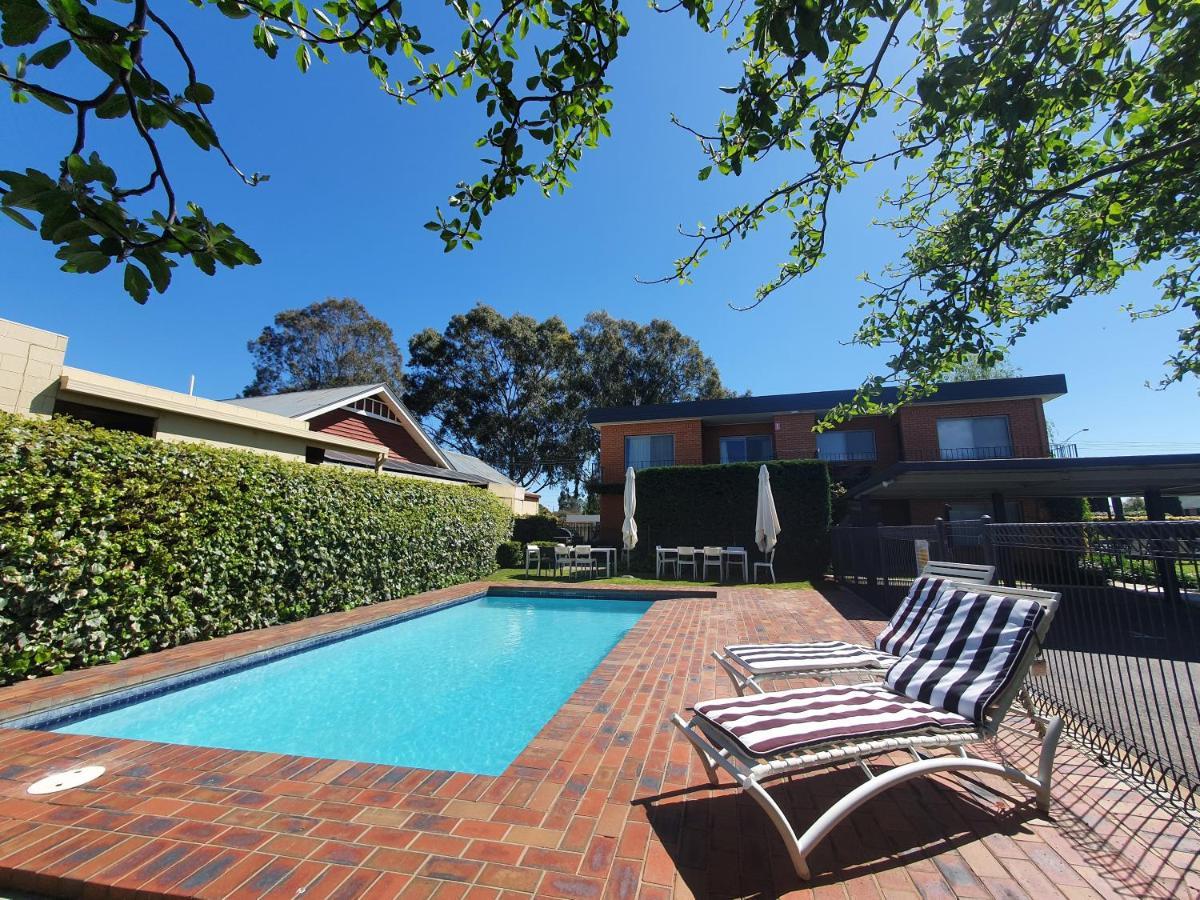 Hotel Parkview Motor And 4*