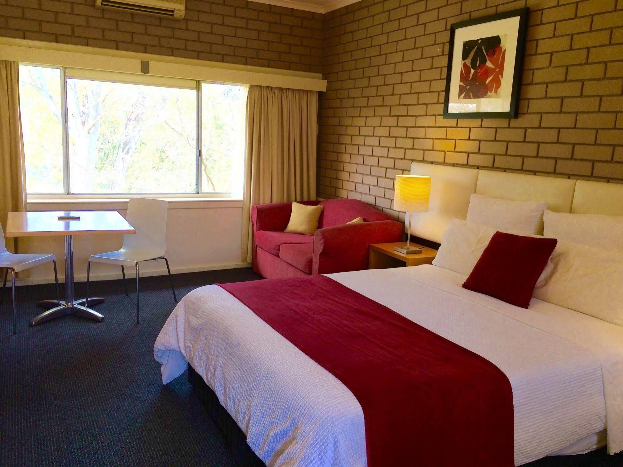 Hotel Parkview Motor And 4*